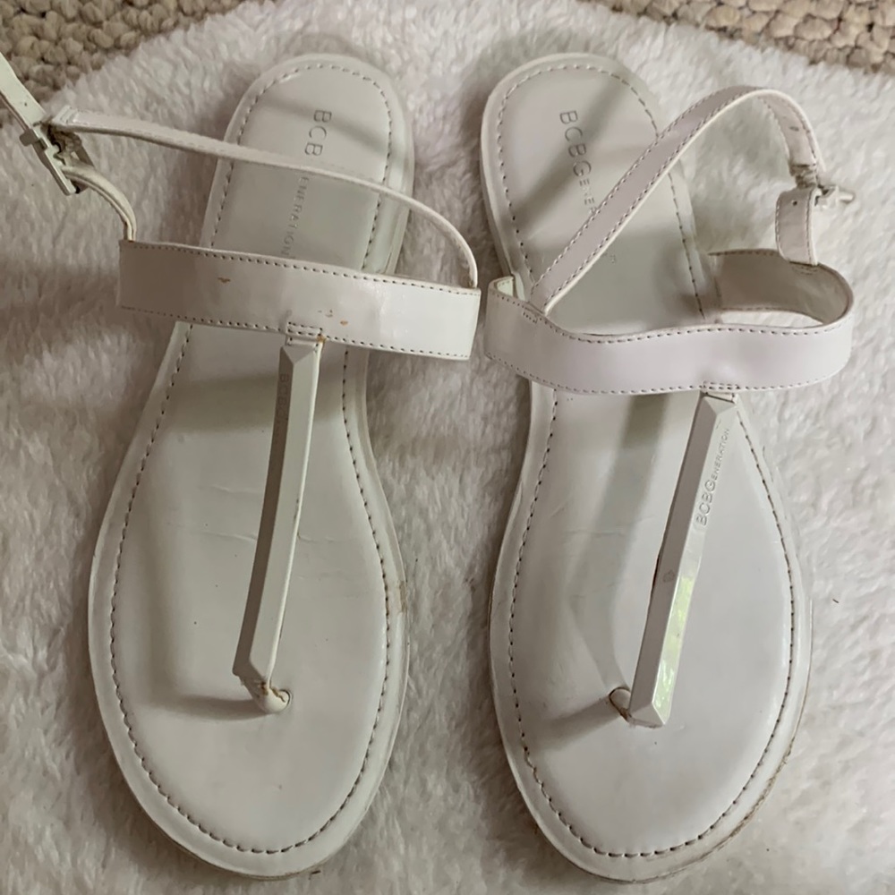 BCBG generation thong sandals